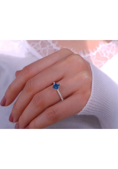 Sirius Pırlanta Ve Prenses Kesim Londonblue Topaz Yüzük 0823R0190