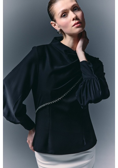 Sateen Ön Aksesuarlı Bluz - Siyah-136742 Siyah