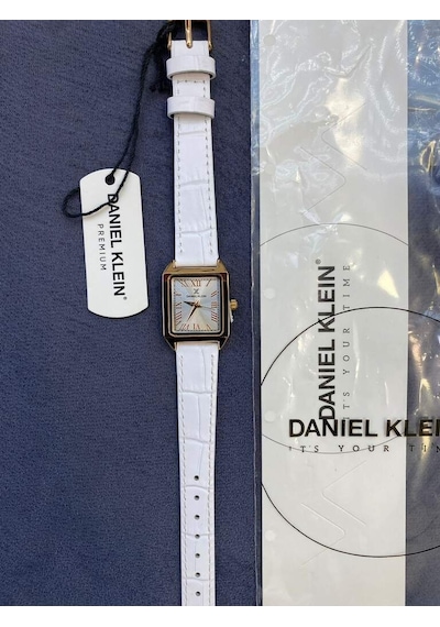 Dkf.2315a Yeni Trend Rose Gold Renk Kasa Beyaz Deri Kayışlı Köşeli Kadın Kol Saati Altın