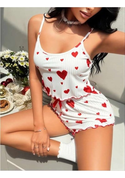Civetta Beyazüstüne Kırmızı Kalp Desenli İnce Askılı Şortlu Pijama Takımı Beyaz