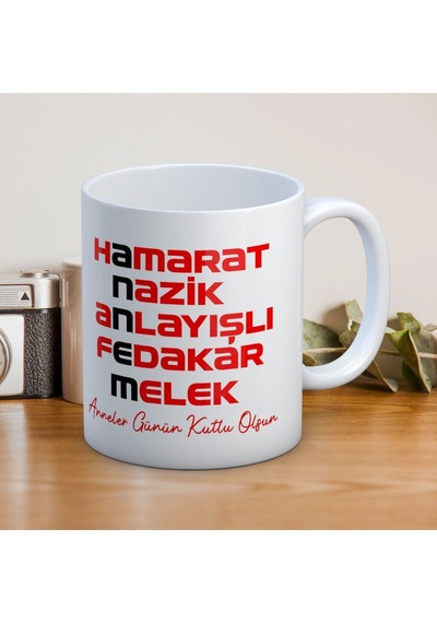 Anneler Günün Kutlu Olsun Yazılı Hediyelik Kupa Beyaz