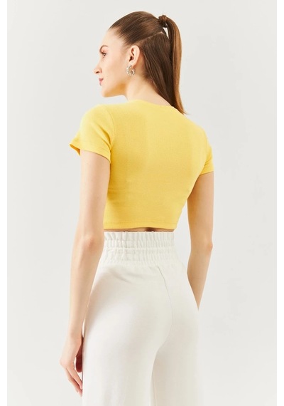 Butikgiz Kadın Kısa Kol Bisiklet Yaka Vücuda Oturan %100 Pamuklu Kaşkorse Esnek Crop Bluz Sari