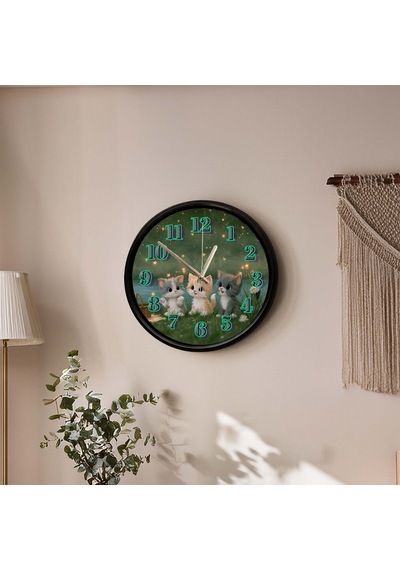 Sevimli Yavru Kediler Tasarımlı Dekoratif Duvar Saati 28 Cm Sessiz Mekanizma Çok Renkli