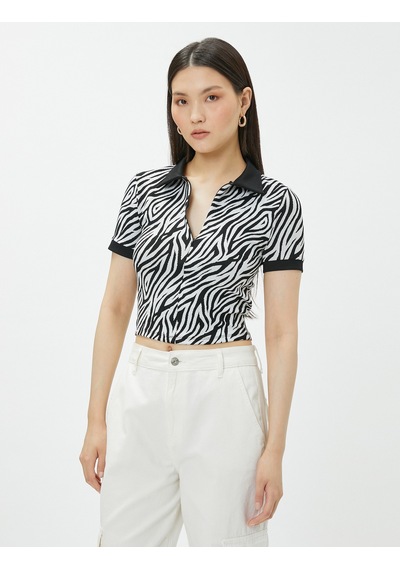 Koton Crop Tişört Zebra Desenli Yarım Fermuarlı Polo Yaka Siyah Desenli 3sak50442ek