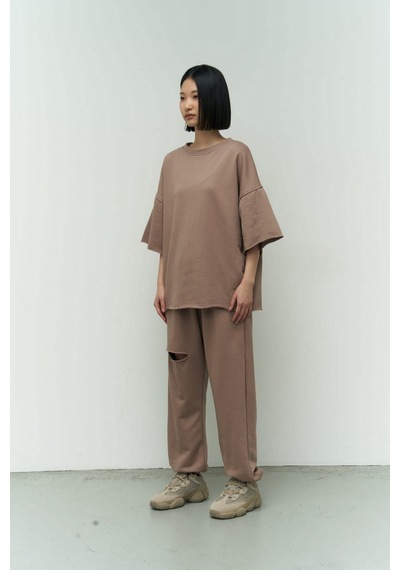 Mai Collection Mai Studios Co. Lion Yırtıklı Boz Oversize T-shirt Eşofman Takım Kahverengi Mai Collection Mai Studios Co. Lion Yırtıklı Boz Oversize T-shirt Eşofman Takım Kahverengi