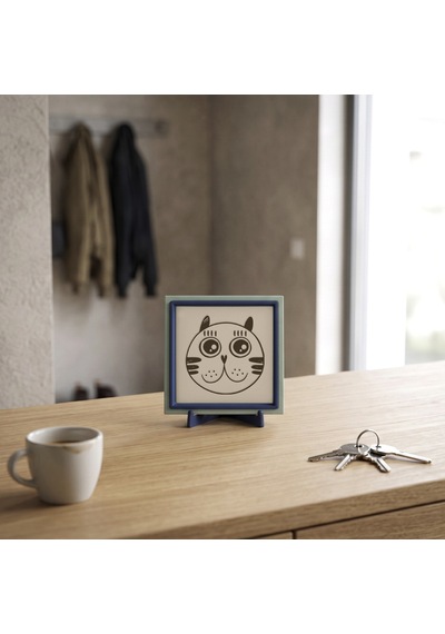 Çağdaş Tasarım Şaşkın Kedi Motifli Dekoratif Parça, Çalışma Masanız İçin Anlam Dolu Hediye 10x10 Cm