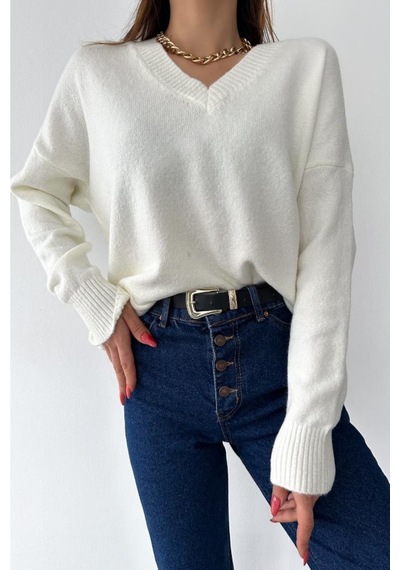 Femelle Kadın V Yaka Standart Beden Oversize Basic Triko Kazak Beyaz