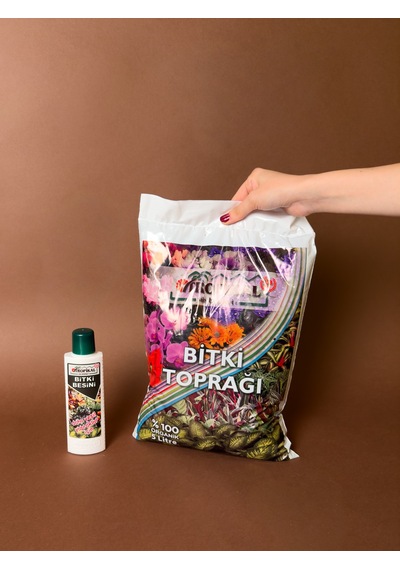 Yeşil Yapraklı Bitki Bakım Seti 5 Litre Bitki Toprağı + 225 Ml Bitki Besini