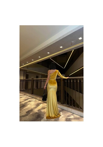DefyModa Kadın Minimal Tasarım Tek Omuz Taş Detaylı Abiye Elbise Sarı