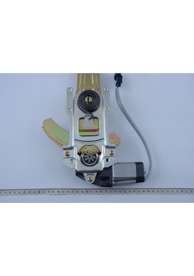 Mitsubishi L300 Motorlu Sağ Cam Krikosu Mb421450
