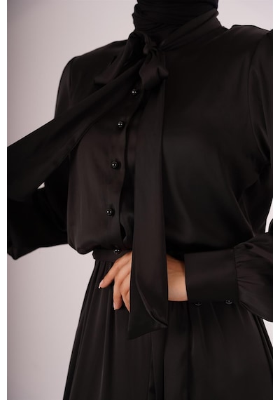 Fatma Sezen Saten Siyah Elbise Siyah