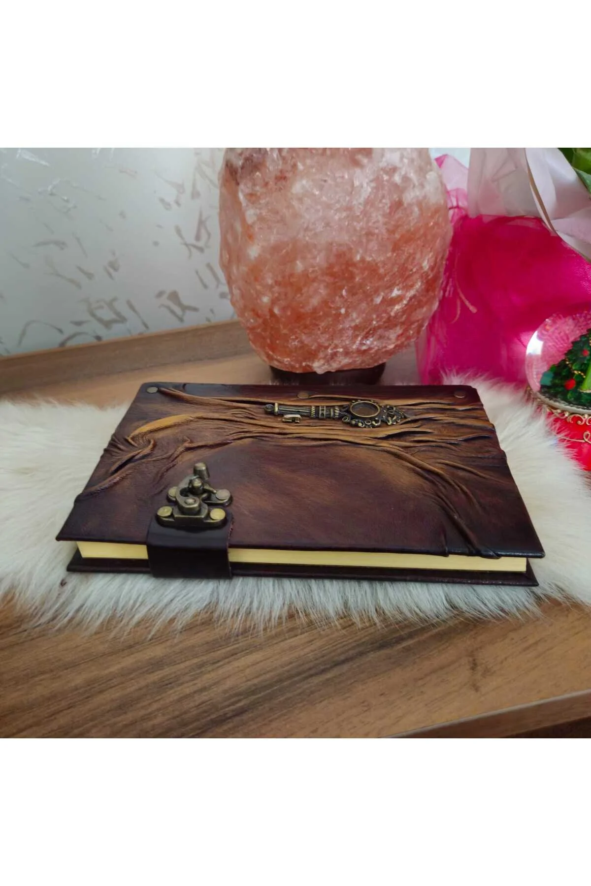 Anahtar Zaman Kapısı Doğaçlama El Yapımı Hakiki Deri Şamua Kağıt Eskitme Hediyelik Anı Günlük Ajanda Defter Açık Kahverengi Anahtar Zaman Kapısı Doğaçlama El Yapımı Hakiki Deri Şamua Kağıt Eskitme Hediyelik Anı Günlük Ajanda Defter Açık Kahverengi