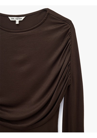 Koton Uzun Kollu Slim Fit Drape Detaylı Tişört Kahverengi 7wal10312ık Kahve