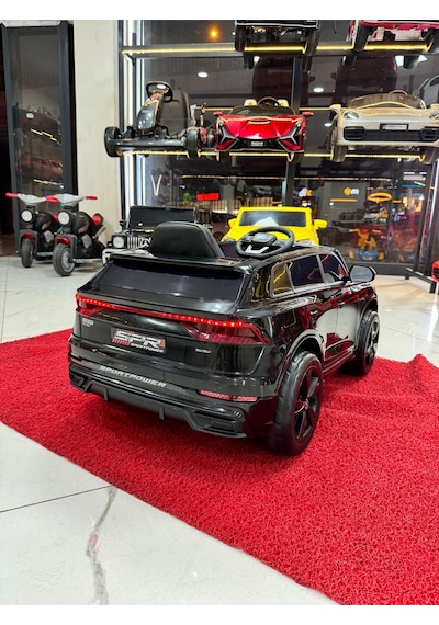 Poyraz Akülü Yumuşak Lastikli Audi Q5 12v Akülü Araba Özel Plaka 0-5 Yaş Metalik Siyah