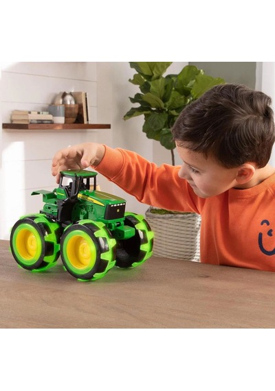 John Deere Işıklı Canavar Traktör 46434