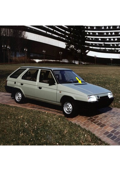Skoda Forman 1988-1995 Motor Kaput Üstü Plastik Çıta 115762140