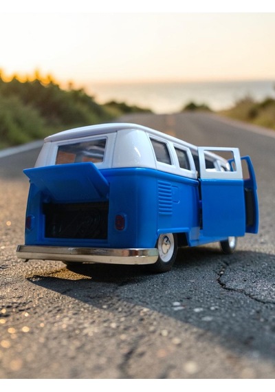 Nostaljik Mavi Volkswagen Type 2 Type 2 Split Screen Sesli Ve Işıklı 1/36 Ölçek Metal Çek Bırak Kapılar Açılır Model Araba Çok Renkli Nostaljik Mavi Volkswagen Type 2 Type 2 Split Screen Sesli Ve Işıklı 1/36 Ölçek Metal Çek Bırak Kapılar Açılır Model Araba Çok Renkli