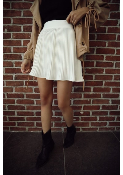Fashion Cocktail Astarı Şortlu Pileli Pliseli Beli Lastikli Ofis Günlük Gecelik Mini Dalgalı Hareketli Şort Etek Beyaz Fashion Cocktail Astarı Şortlu Pileli Pliseli Beli Lastikli Ofis Günlük Gecelik Mini Dalgalı Hareketli Şort Etek Beyaz