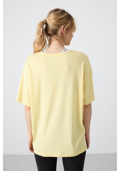 Tommy Life Sarı Penye Modal Yumuşak Tuşeli Oversize Fit Basic Kadın T-shirt- 97285 Sarı Tommy Life Sarı Penye Modal Yumuşak Tuşeli Oversize Fit Basic Kadın T-shirt- 97285 Sarı