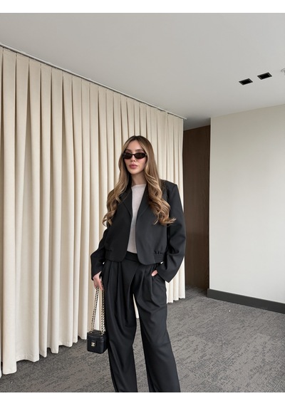 Laluvia Siyah Crop Ceket Pantolon Takım - 9689 Siyah