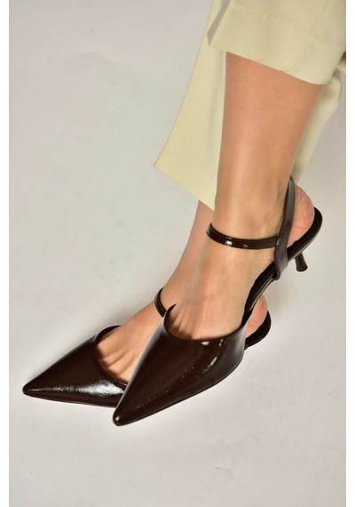 Fox Shoes Y480259860 Kahverengi Rustik Mini İnce Topuklu Sivri Burun Kadın Ayakkabı Kahverengi Fox Shoes Y480259860 Kahverengi Rustik Mini İnce Topuklu Sivri Burun Kadın Ayakkabı Kahverengi