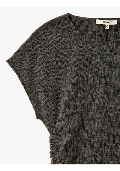 Koton Drape Detaylı Kısa Yarasa Kollu Bisiklet Yaka Slim Fit Dokulu Tişört Antrasit 5sak50156ek Antrasit