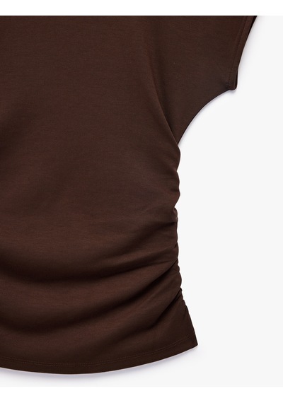 Koton Slim Fit Kısa Kollu Bisiklet Yaka Büzgülü Tişört Kahverengi 6sal10637ık Kahve