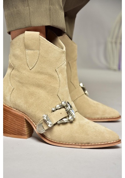 Fox Shoes T380395002 Bej Süet Taş Detaylı Kadın Bot Bej-süet Bej