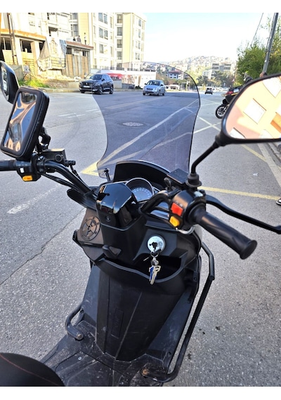 Motocam Küba Newlight 50 Pro Ön Cam 2023-2026 Model 58cm Füme Renkli 4mm  Boylu