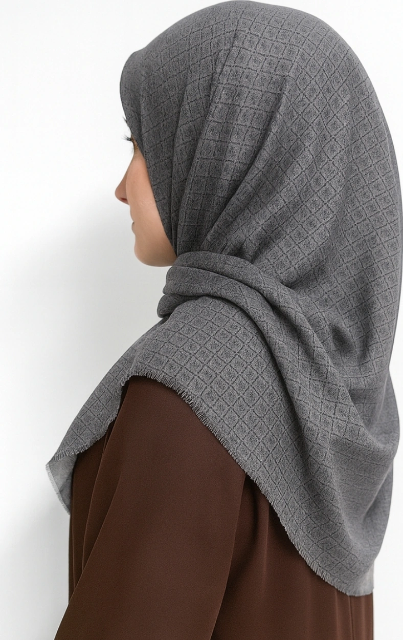 Bilenler Desenli Denim Eşarp 95x95 Cm, Kaymaz, Dört Mevsim Kullanıma Uygun Gri