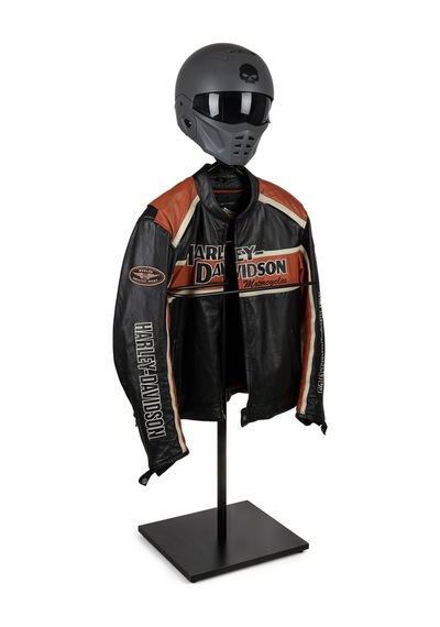 Biker Butler Kask Askılı Metal Dilsiz Uşak Motosiklet Tutkunlarına Özel Siyah1