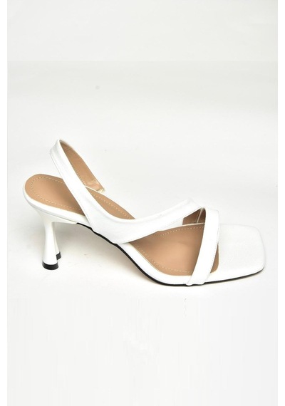 Fox Shoes U404070009 Beyaz İnce Topuklu Kadın Ayakkabı Beyaz Fox Shoes U404070009 Beyaz İnce Topuklu Kadın Ayakkabı Beyaz
