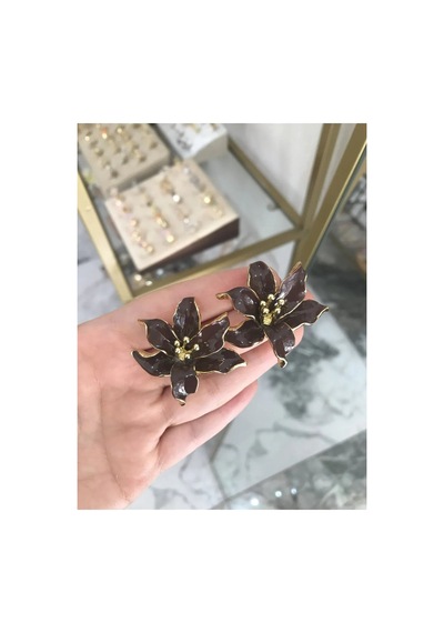 Tasarım Çiçek Model Küpe Kahverengi