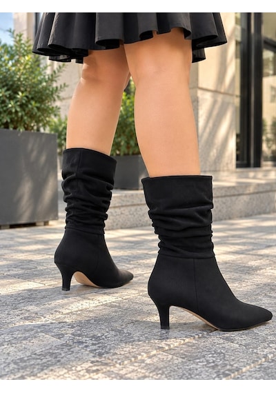 Asmi Shoes Kadın Gina Siyah Süet Körüklü 6 Cm Topuklu Sivri Burun İnce Topuk Yarım Boy Çizme Asmi Shoes Kadın Gina Siyah Süet Körüklü 6 Cm Topuklu Sivri Burun İnce Topuk Yarım Boy Çizme