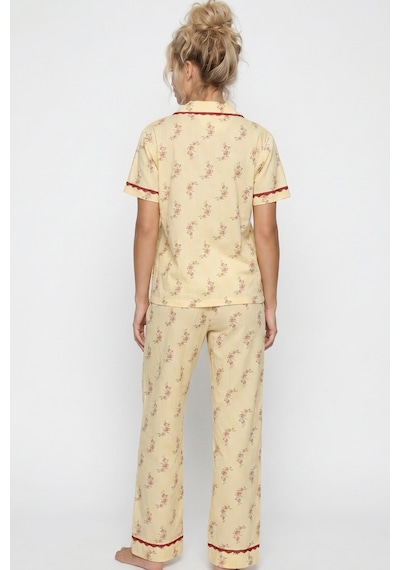 Siyah İnci İnce Soft Örme Düğmeli Dantel Biyeli Pijama Takımı 8061 Sarı Çiçek Siyah İnci İnce Soft Örme Düğmeli Dantel Biyeli Pijama Takımı 8061 Sarı Çiçek