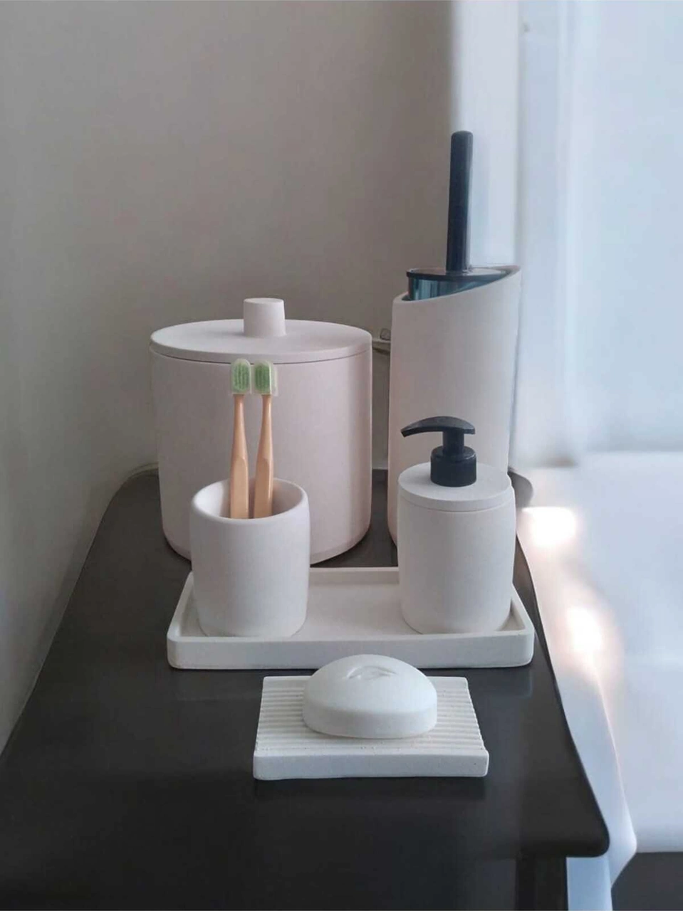 Kırık Beyaz Beton Banyo Seti,çöp Kovasi,tuvalet Wc,sabunluk,diş Fırçalık,tepsi,aksesuar,dekorasyon Beyaz