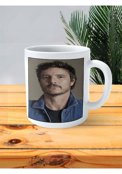 Pedro Pascal Baskılı Kupa Bardak Kişiye Özel Desen 2 Çok Renkli