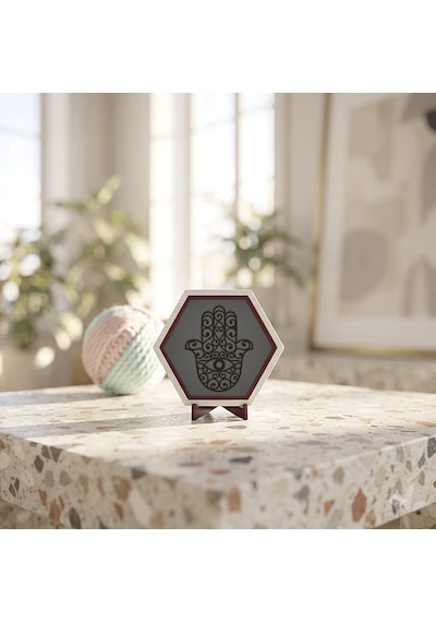 Sanatsal Hamsa Desenli Masaüstü Dekoru, Ev Ve Ofis Ortamında Modern Bir Atmosfer Yaratan Şık Bir Tasarım 10x10 Cm, Kül Gri