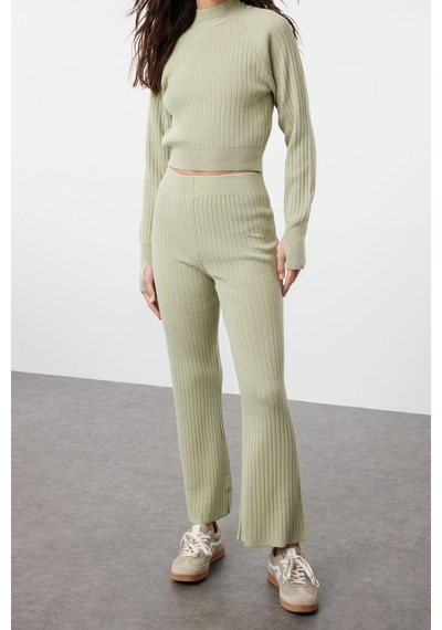 Ersefa Tarz Kadın Modern Normal Bel Boru Paça Bisiklet Yaka Crop Fitilli Mint Ersefa Tarz Kadın Modern Normal Bel Boru Paça Bisiklet Yaka Crop Fitilli Mint