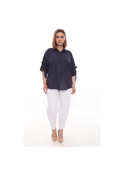 Lady Majestic Cotton Büyük Beden Kadın Pamuklu Gömlek Rahat Kesim, Düğmeli, Volan Kol Detaylı Lacivert Lady Majestic Cotton Büyük Beden Kadın Pamuklu Gömlek Rahat Kesim, Düğmeli, Volan Kol Detaylı Lacivert