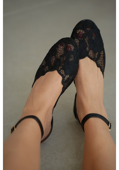 Selin Shoes Odette Düz Taban Dantel Detay Bilek Kemer Toka Kadın Babet- Siyah