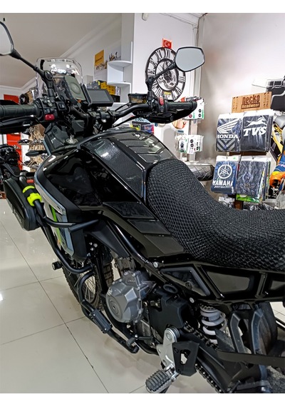 Cf-450/mt Uyumlu Yan Depo Ultımate Koruma 6d Karbon Kaydırmaz Tank Pad Karbon - Siyah