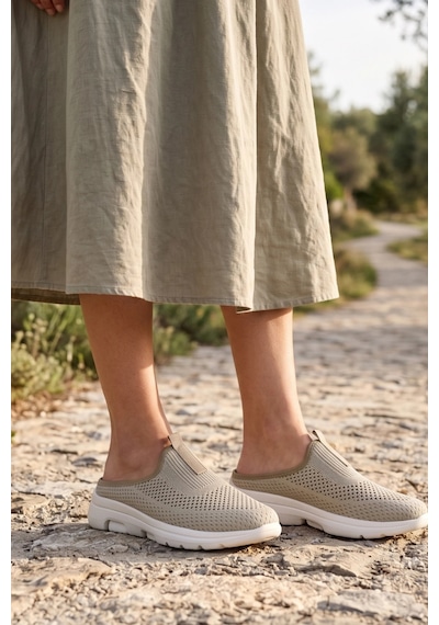 In Step Urban-flex Esnek Tabanlı Ultra Hafif Ortopedik Medikal Hulluks Topukdikeni Kadın Bej Yürüyüş Terliği In Step Urban-flex Esnek Tabanlı Ultra Hafif Ortopedik Medikal Hulluks Topukdikeni Kadın Bej Yürüyüş Terliği