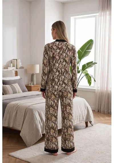Go İthalat Şık Tasarım Viskon Yılan Desenli Önden Düğmeli Uzun Kollu Kadın Pijama Takımı Çok Renkli