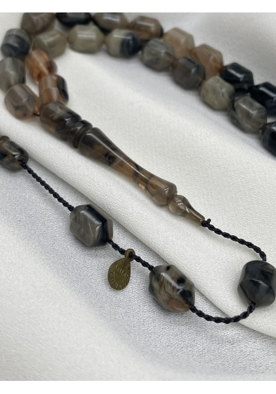 Ayhan Turan İmzalı El Boy Alacalı Siyah-krem Sıkma Kehribar Tesbih 7x10 Mm