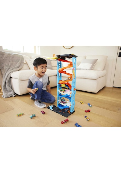 Hot Wheels Dönüşen Heyecanlı Yarış Kulesi - HKX43