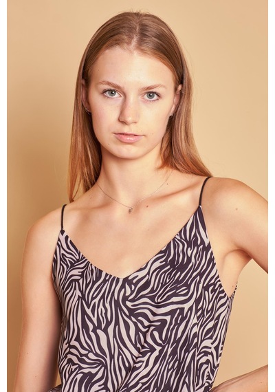 Jument Desenli İp Askılı Likrasız Şık Kumaş Ceket İçi Bluz-ince Bej Zebra İnce Bej Zebra Jument Desenli İp Askılı Likrasız Şık Kumaş Ceket İçi Bluz-ince Bej Zebra İnce Bej Zebra