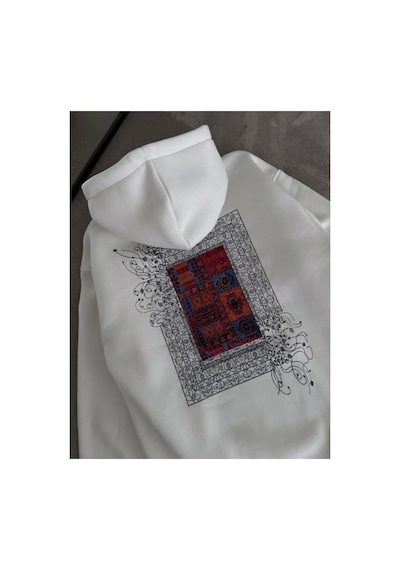 Butik İstanbul Uzun Kol Kapşonlu Ön Ve Arka Baskılı Sweatshirt - Beyaz