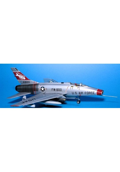 1/72 F-100c Super Sabre Savaş Uçağı Maketi, Trumpeter 01648