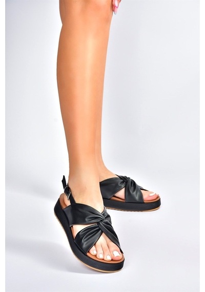Fox Shoes Siyah Günlük Kadın Sandalet M524022309